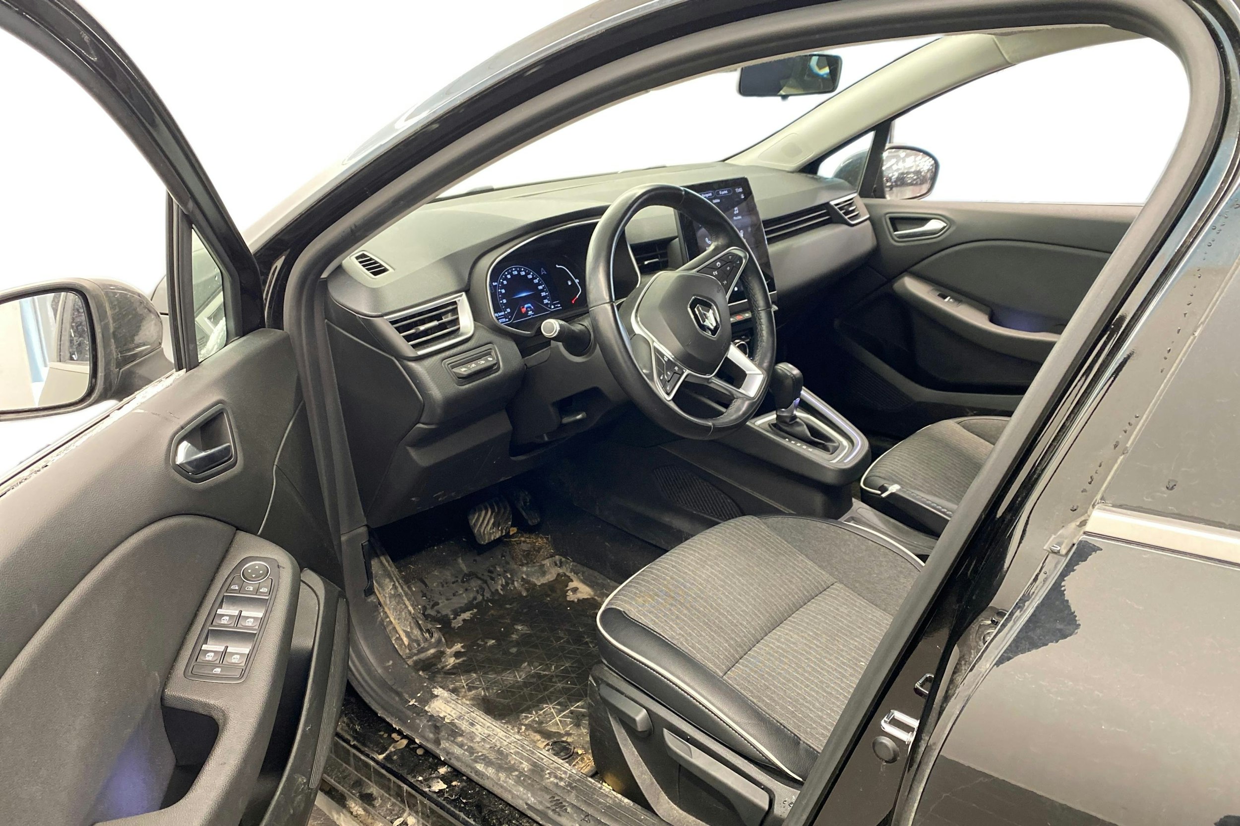 Musta Renault CLIO 2021 kuva 3.