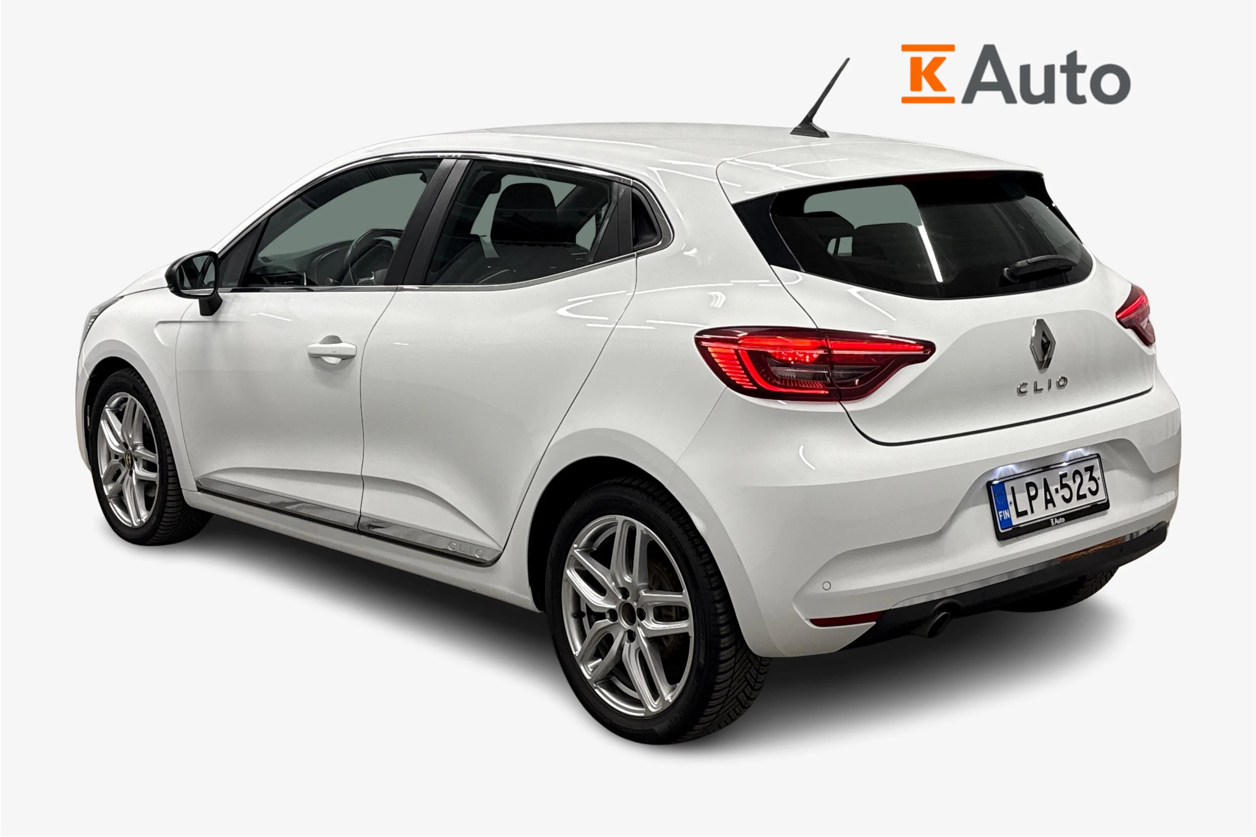 valkoinen Renault Clio 2021 kuva 2.
