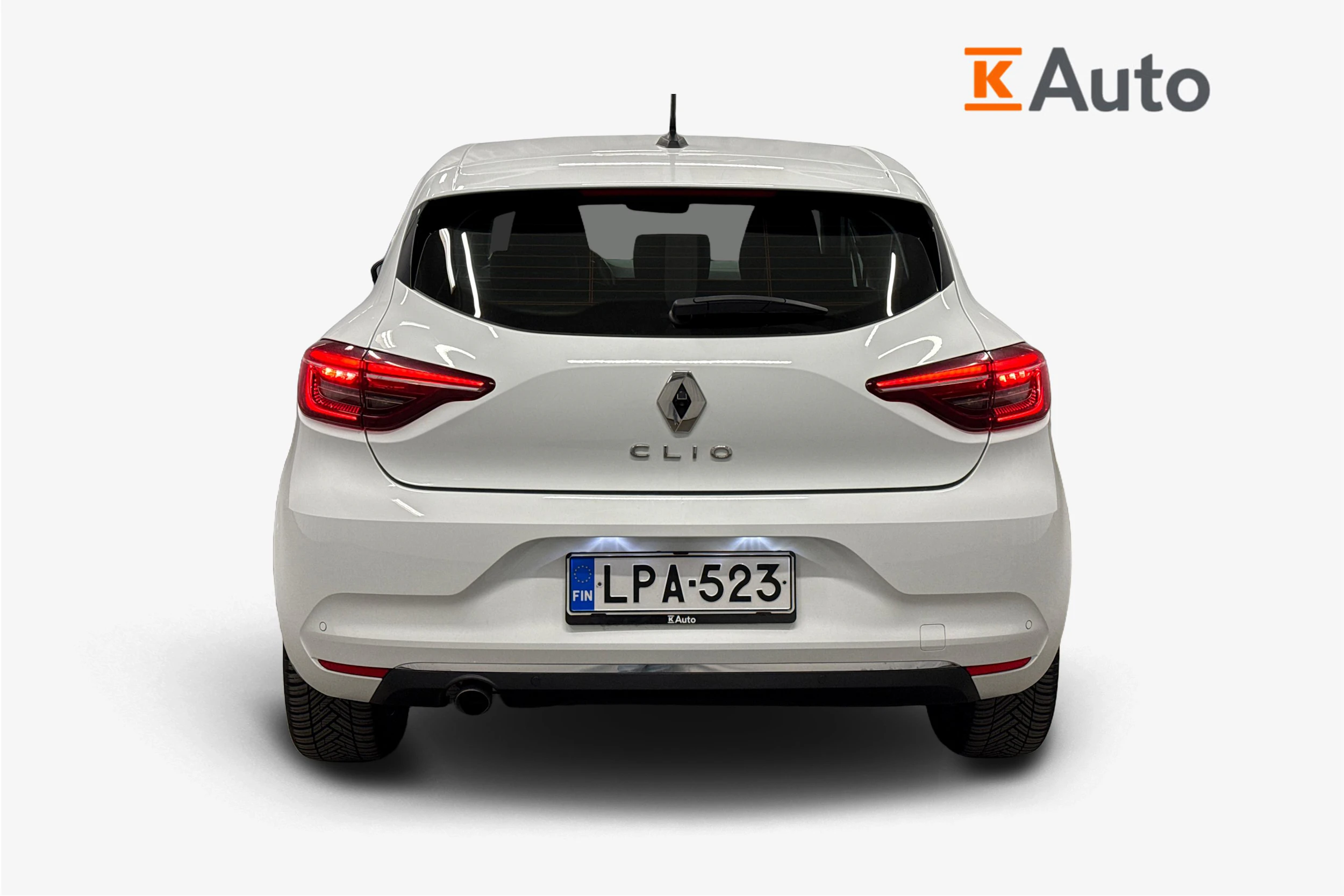 valkoinen Renault Clio 2021 kuva 3.