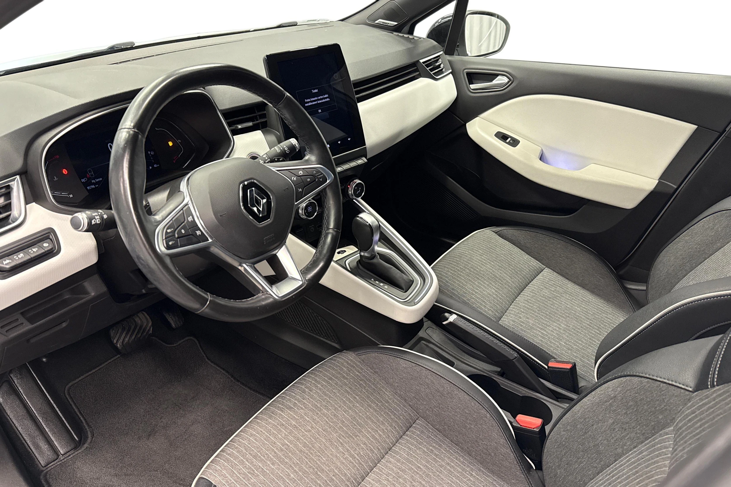 valkoinen Renault Clio 2021 kuva 6.