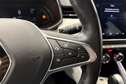 valkoinen Renault Clio 2021 kuva 13.