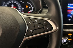 valkoinen Renault Clio 2021 kuva 16.