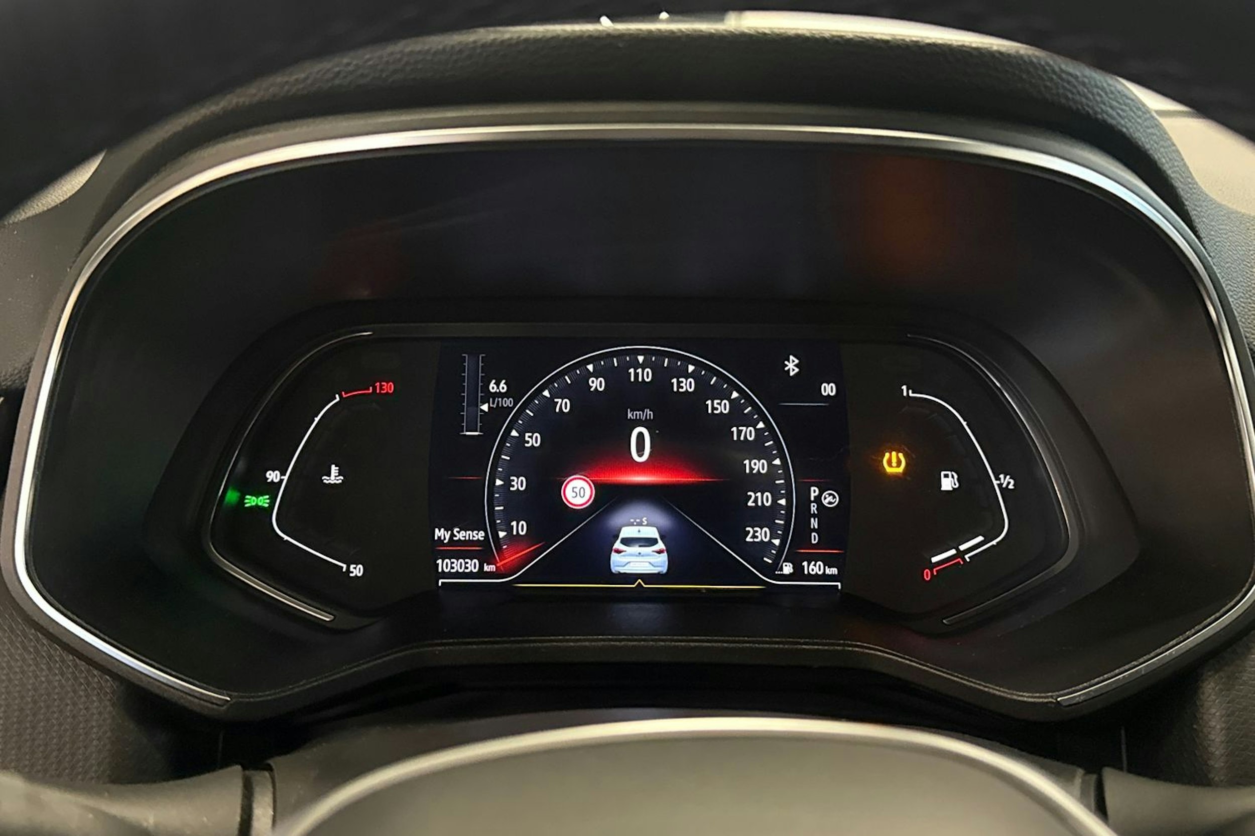 valkoinen Renault Clio 2021 kuva 17.