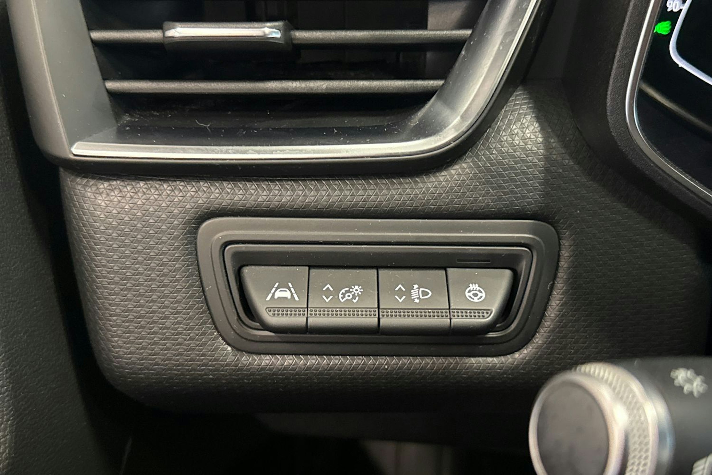 valkoinen Renault Clio 2021 kuva 18.