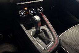 valkoinen Renault Clio 2021 kuva 19.