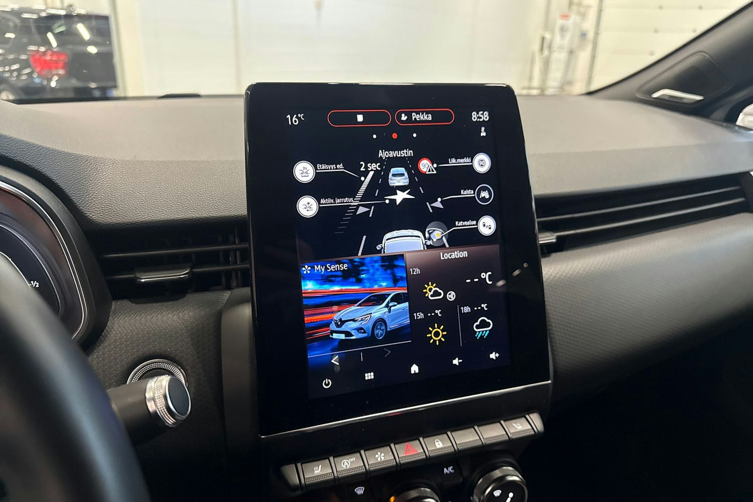 valkoinen Renault Clio 2021 kuva 20.