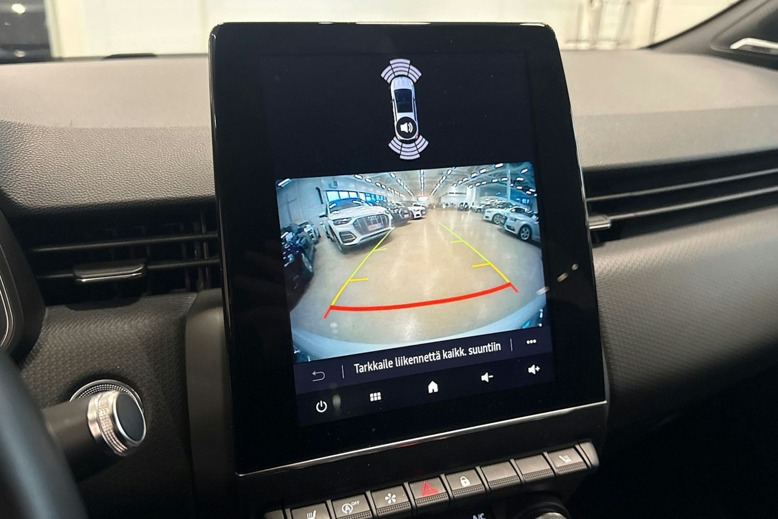 valkoinen Renault Clio 2021 kuva 21.