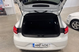 valkoinen Renault Clio 2021 kuva 25.