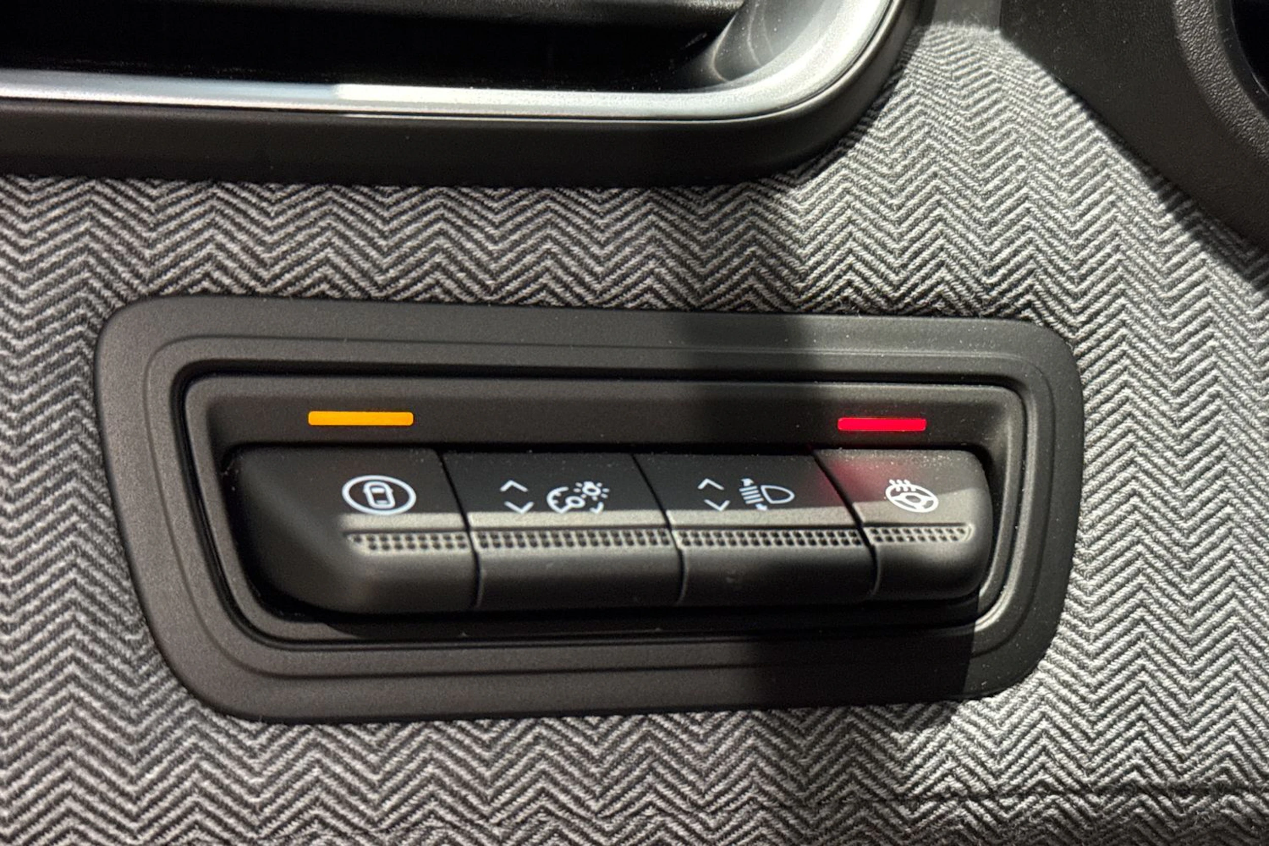 sininen Renault Clio 2024 kuva 19.