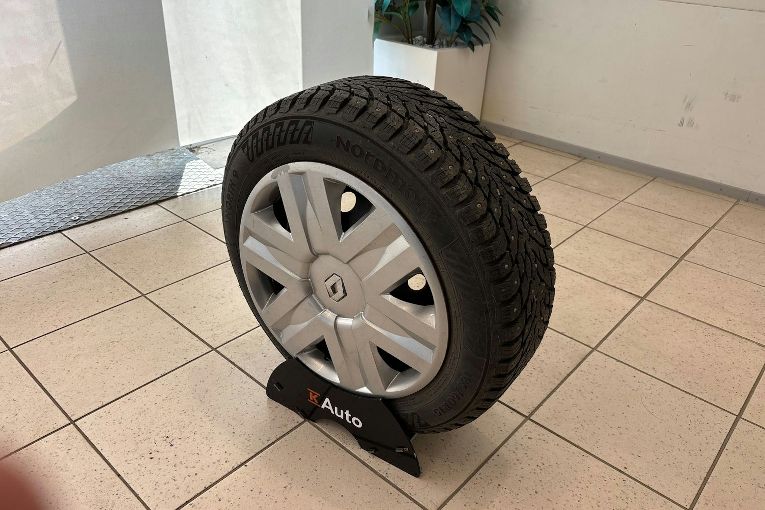 Sininen Renault Clio III 2010 kuva 13.
