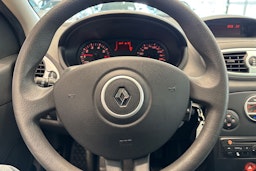 Sininen Renault Clio III 2010 kuva 14.