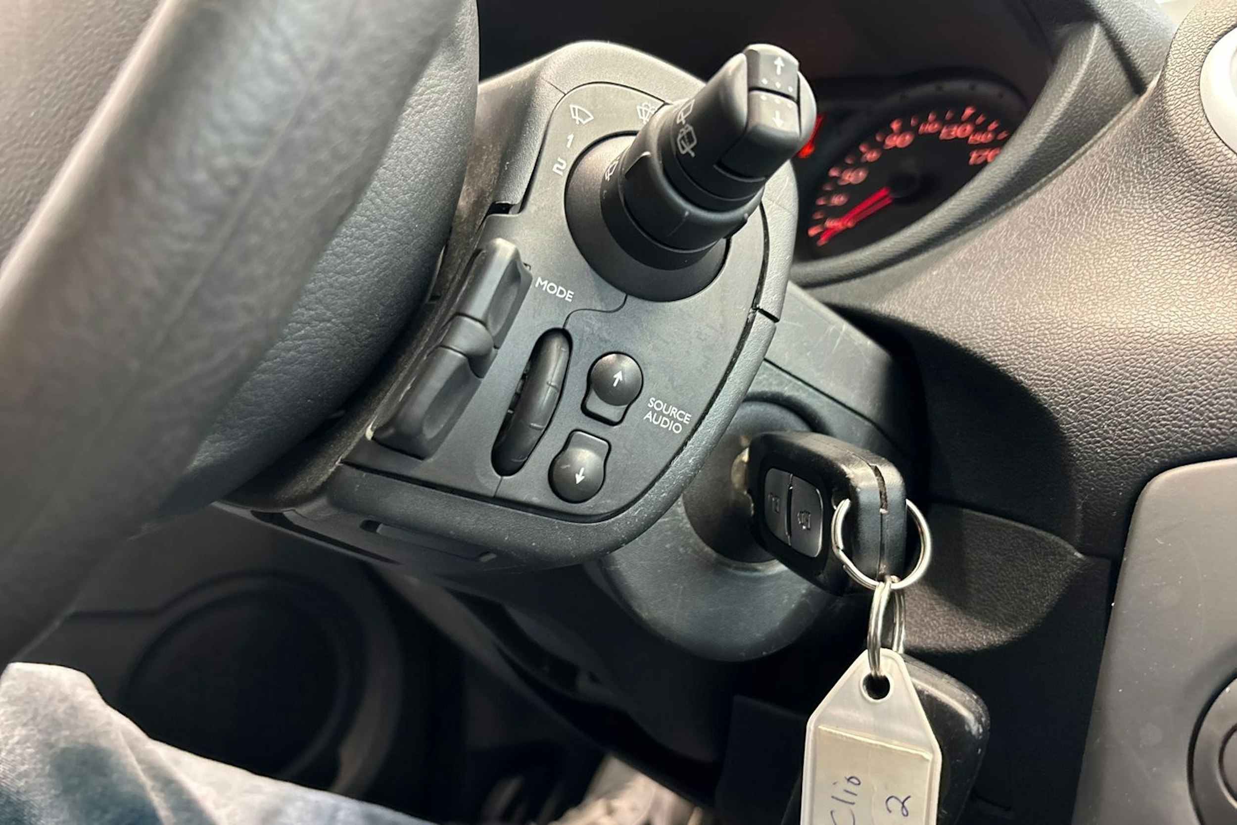 Sininen Renault Clio III 2010 kuva 15.