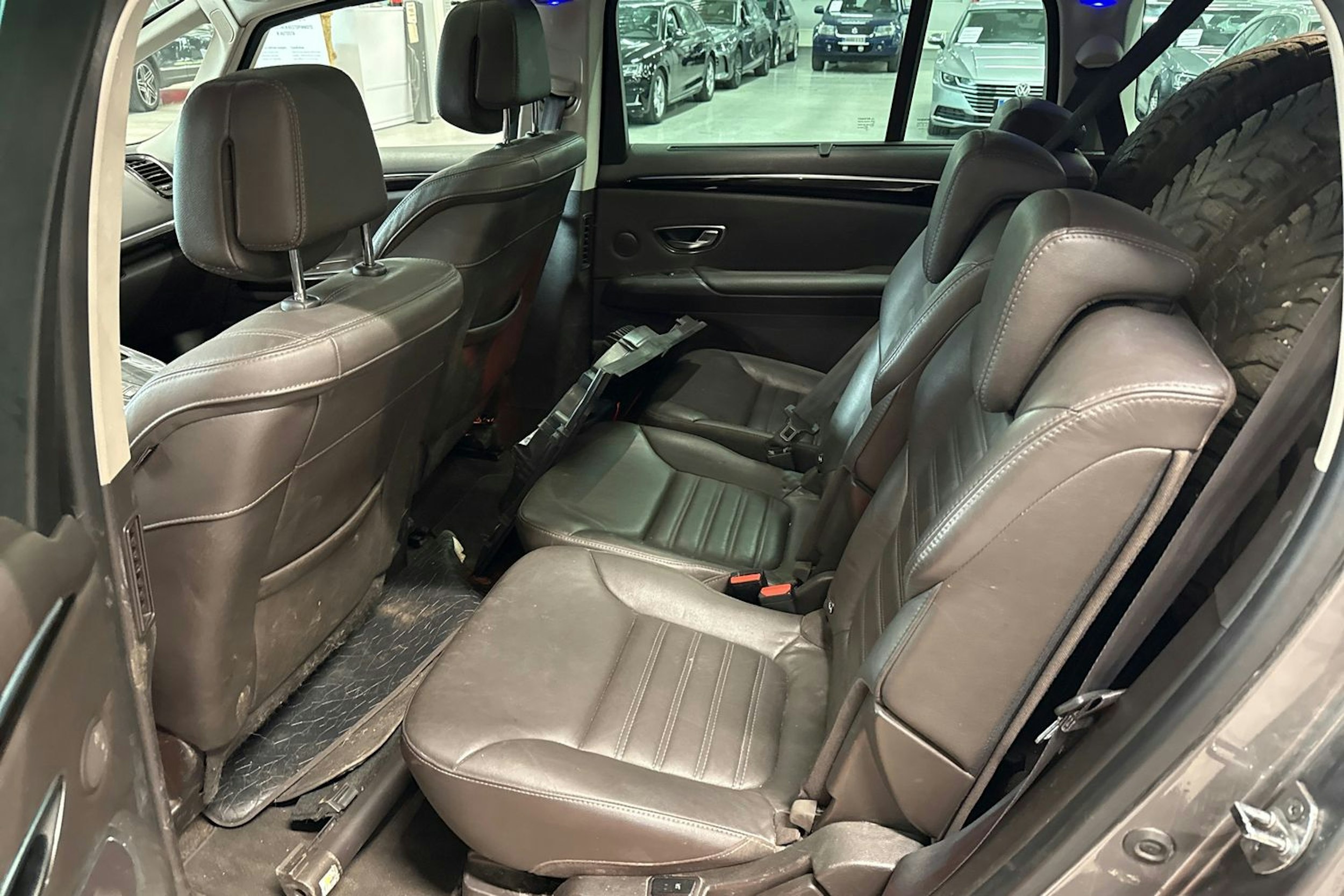 Harmaa Renault ESPACE 2016 kuva 30.