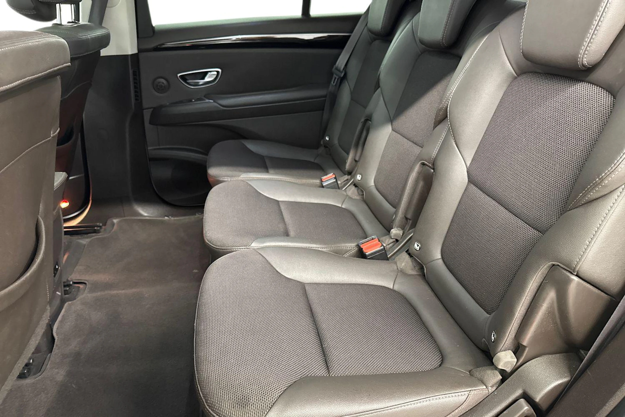 valkoinen Renault Espace 2017 kuva 8.
