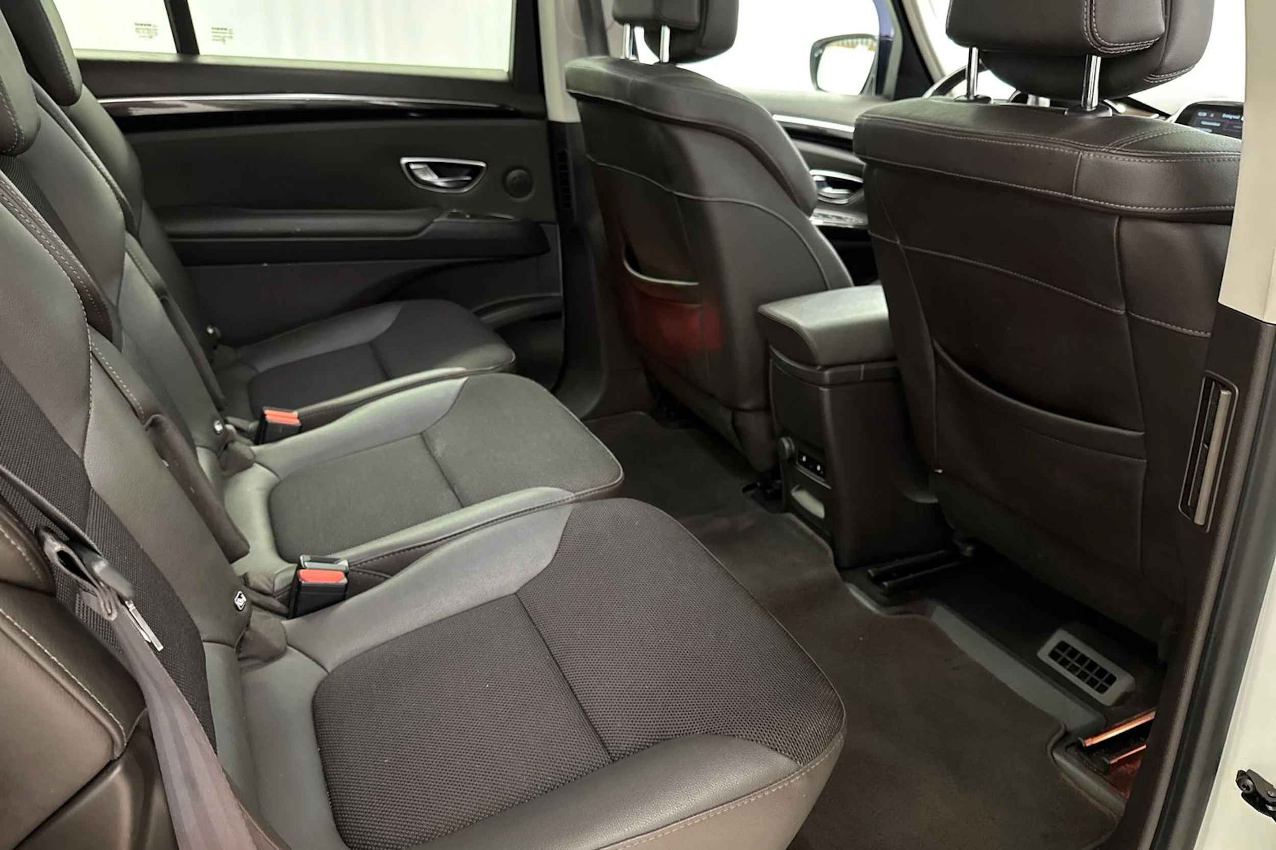 valkoinen Renault Espace 2017 kuva 12.