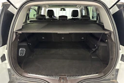 valkoinen Renault Espace 2017 kuva 14.