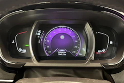 valkoinen Renault Espace 2017 kuva 22.