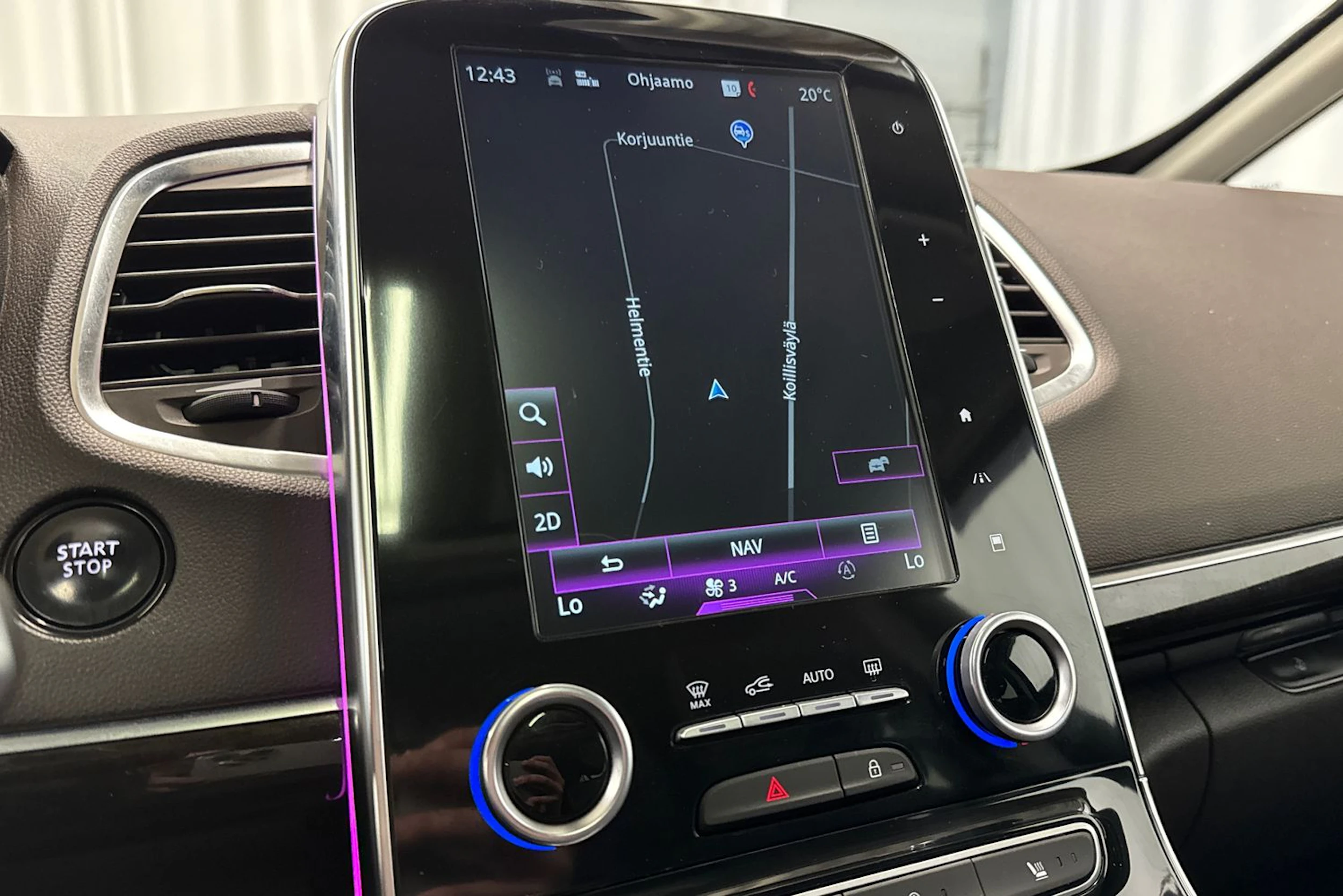 valkoinen Renault Espace 2017 kuva 23.