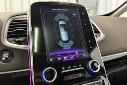 valkoinen Renault Espace 2017 kuva 24.