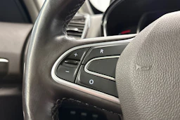 valkoinen Renault Espace 2017 kuva 28.