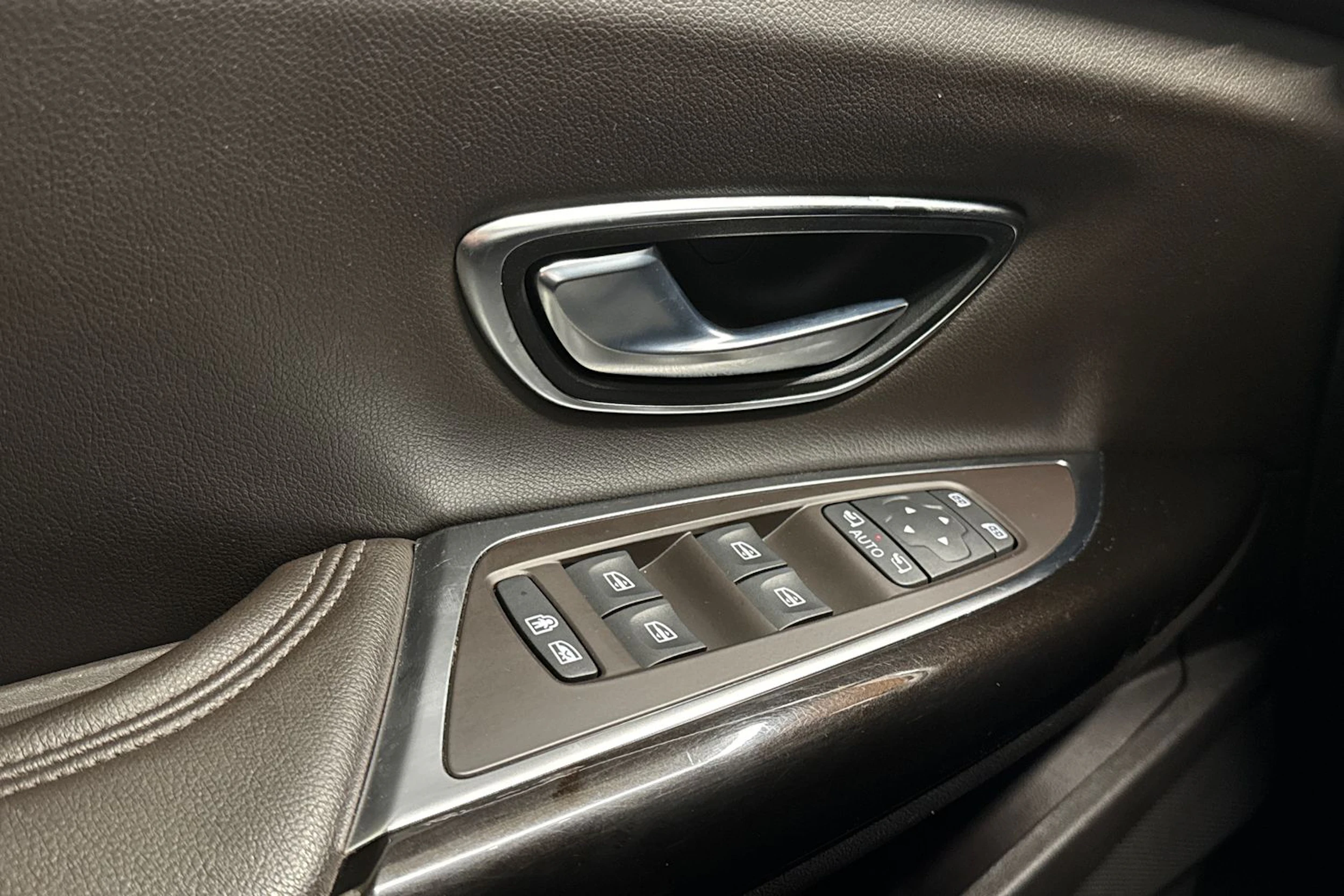 valkoinen Renault Espace 2017 kuva 31.