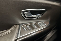 valkoinen Renault Espace 2017 kuva 31.