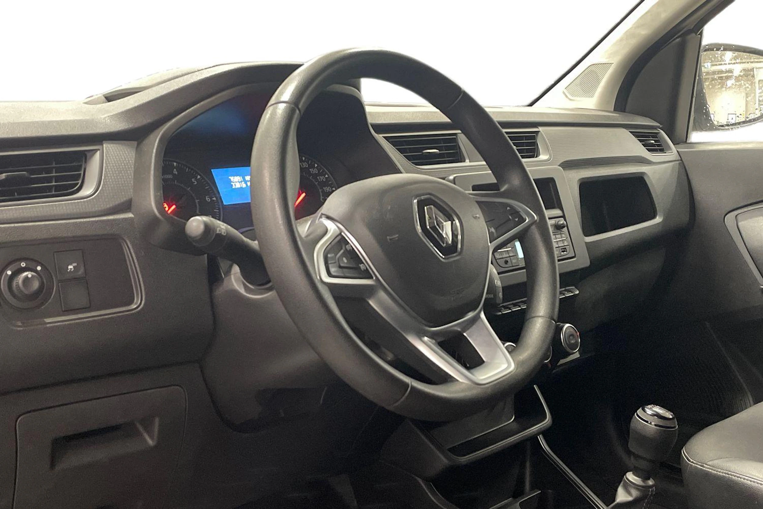 valkoinen Renault Express 2022 kuva 3.