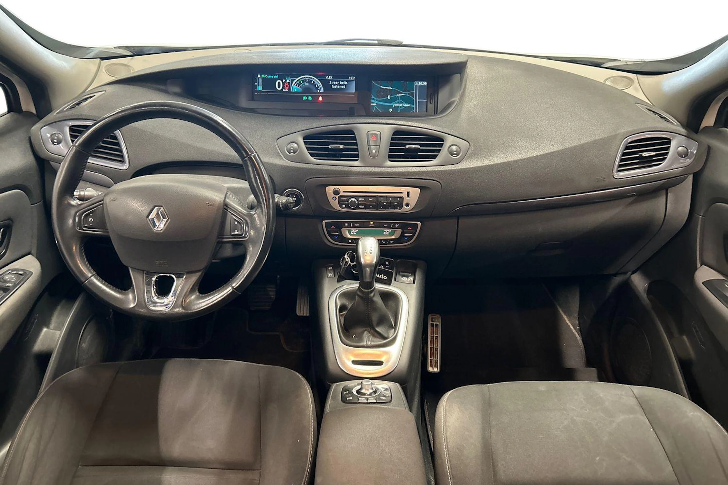 valkoinen Renault Grand Scenic 2016 kuva 7.