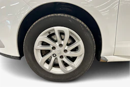 valkoinen Renault Grand Scenic 2016 kuva 9.