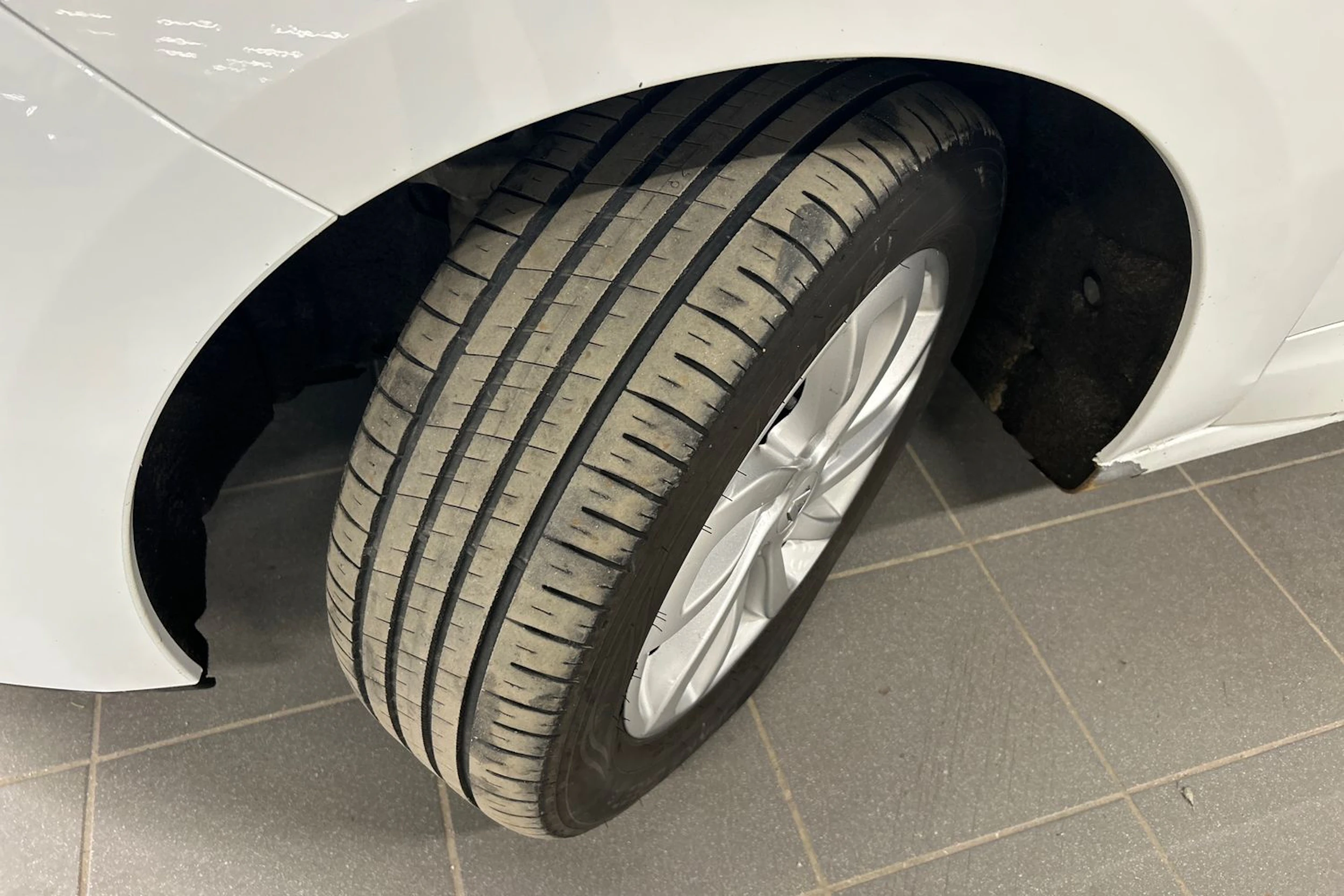 valkoinen Renault Grand Scenic 2016 kuva 10.