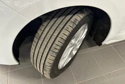 valkoinen Renault Grand Scenic 2016 kuva 10.