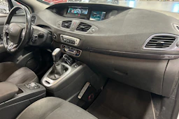 valkoinen Renault Grand Scenic 2016 kuva 12.