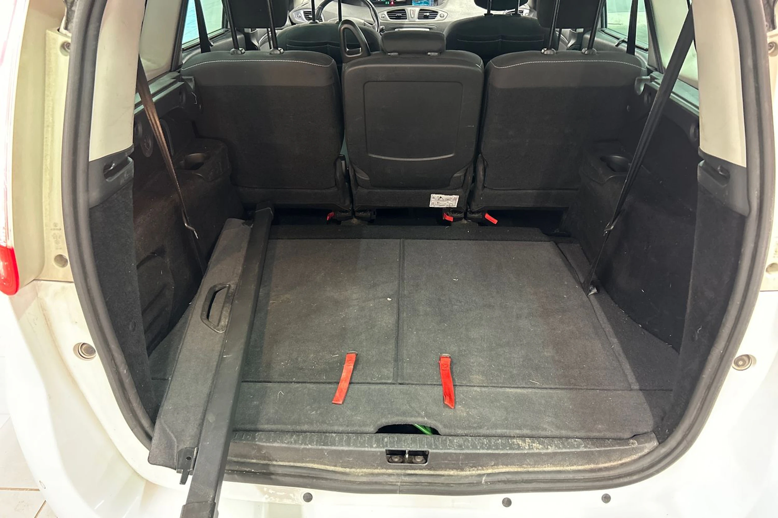 valkoinen Renault Grand Scenic 2016 kuva 16.