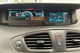 valkoinen Renault Grand Scenic 2016 kuva 17.