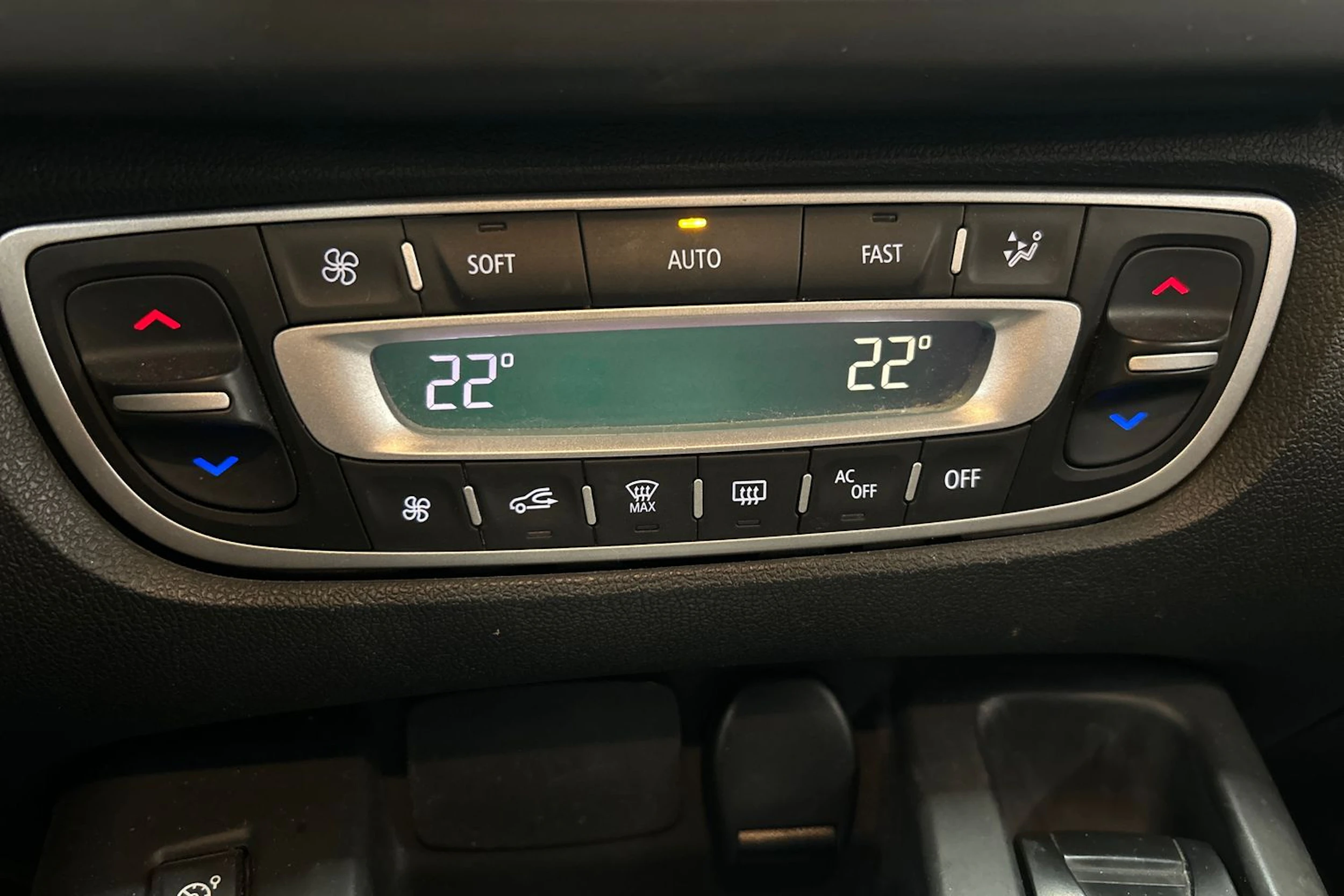 valkoinen Renault Grand Scenic 2016 kuva 21.