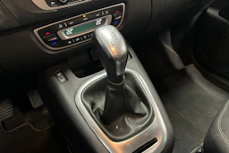 valkoinen Renault Grand Scenic 2016 kuva 22.