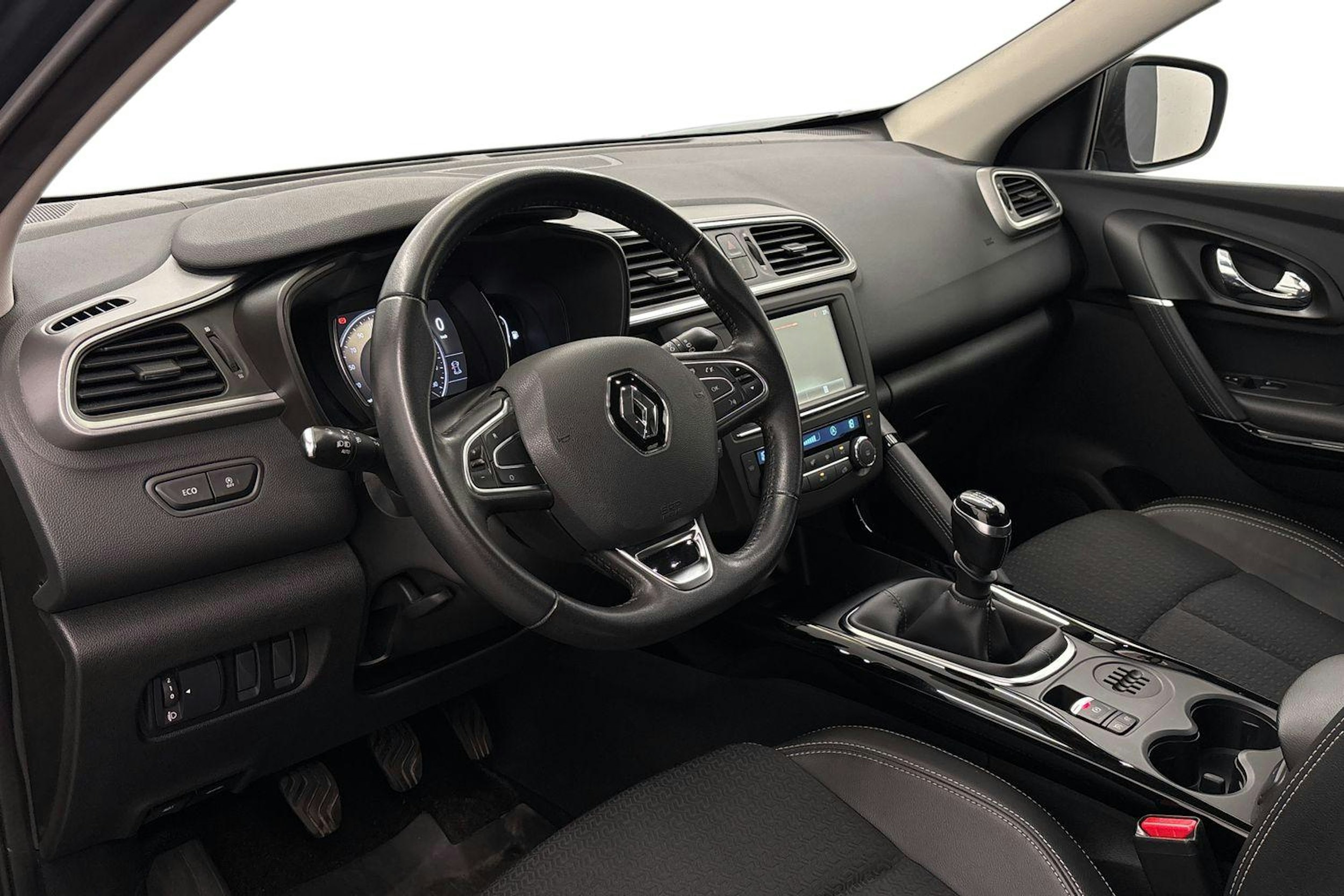 met. harmaa Renault Kadjar 2015 kuva 6.