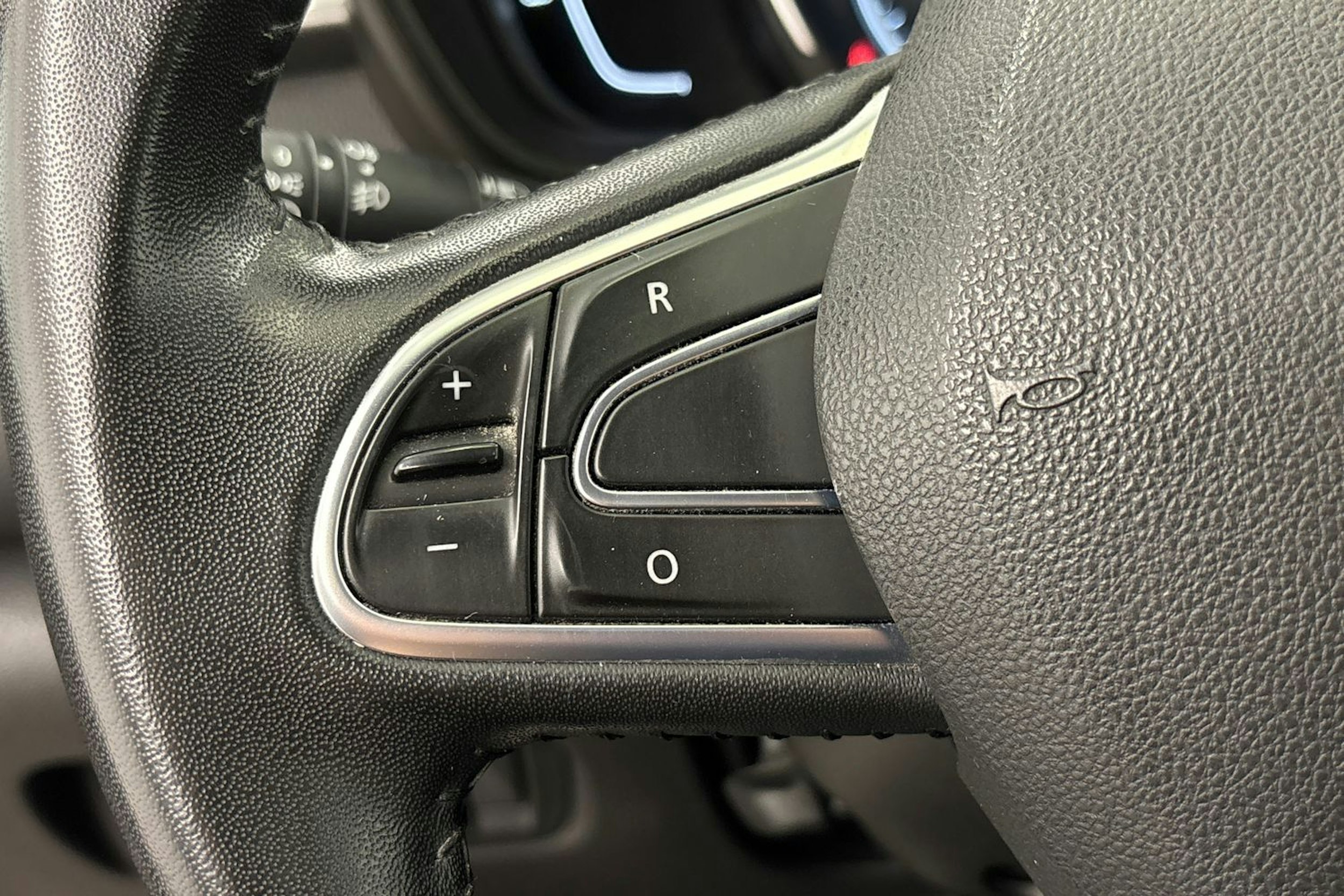 met. harmaa Renault Kadjar 2015 kuva 13.