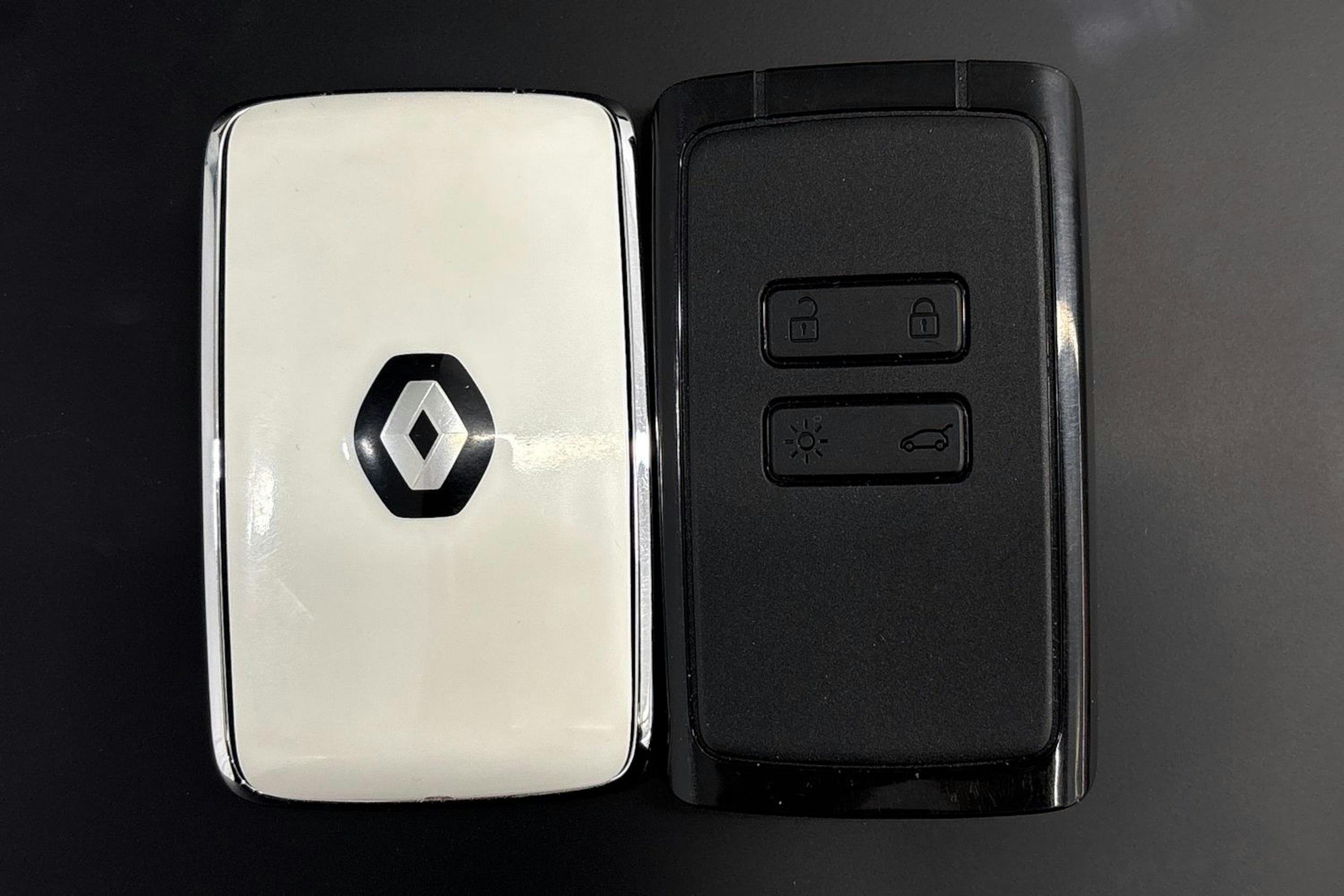 met. harmaa Renault Kadjar 2015 kuva 20.