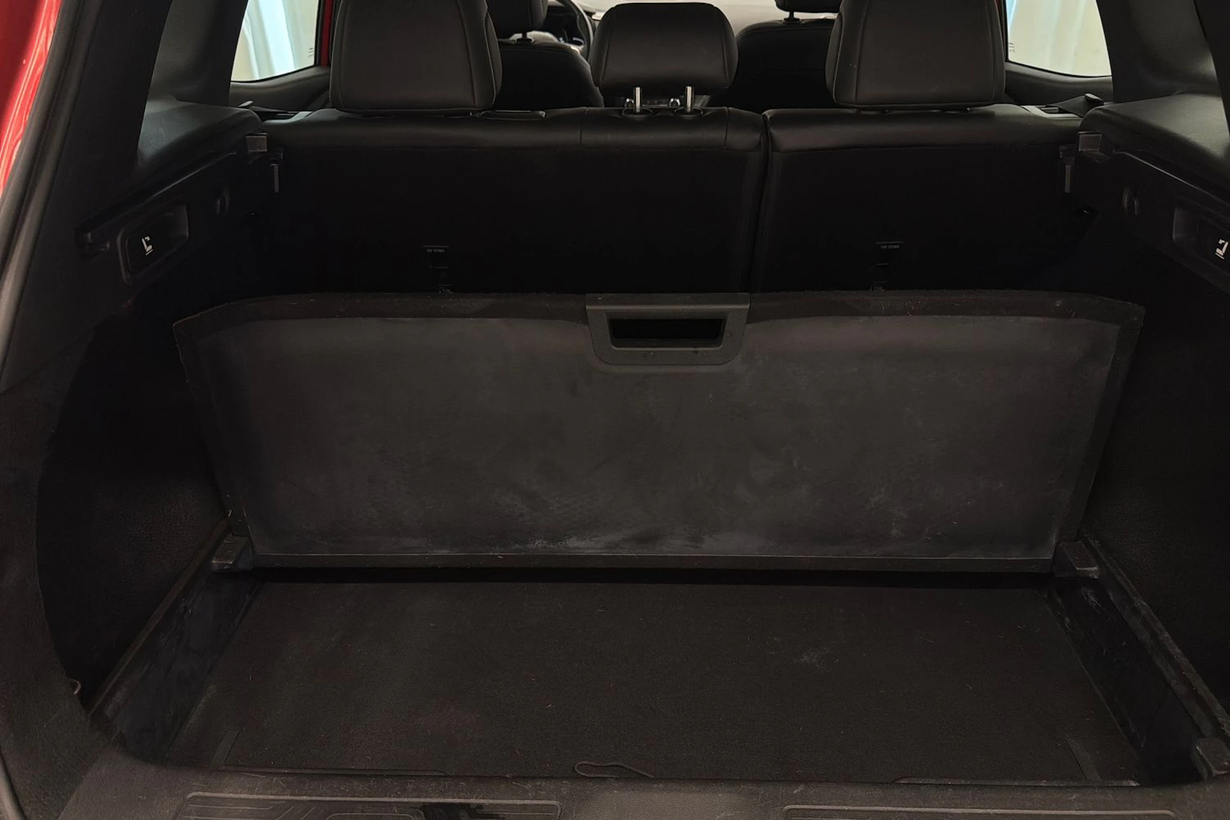 punainen Renault Kadjar 2016 kuva 14.