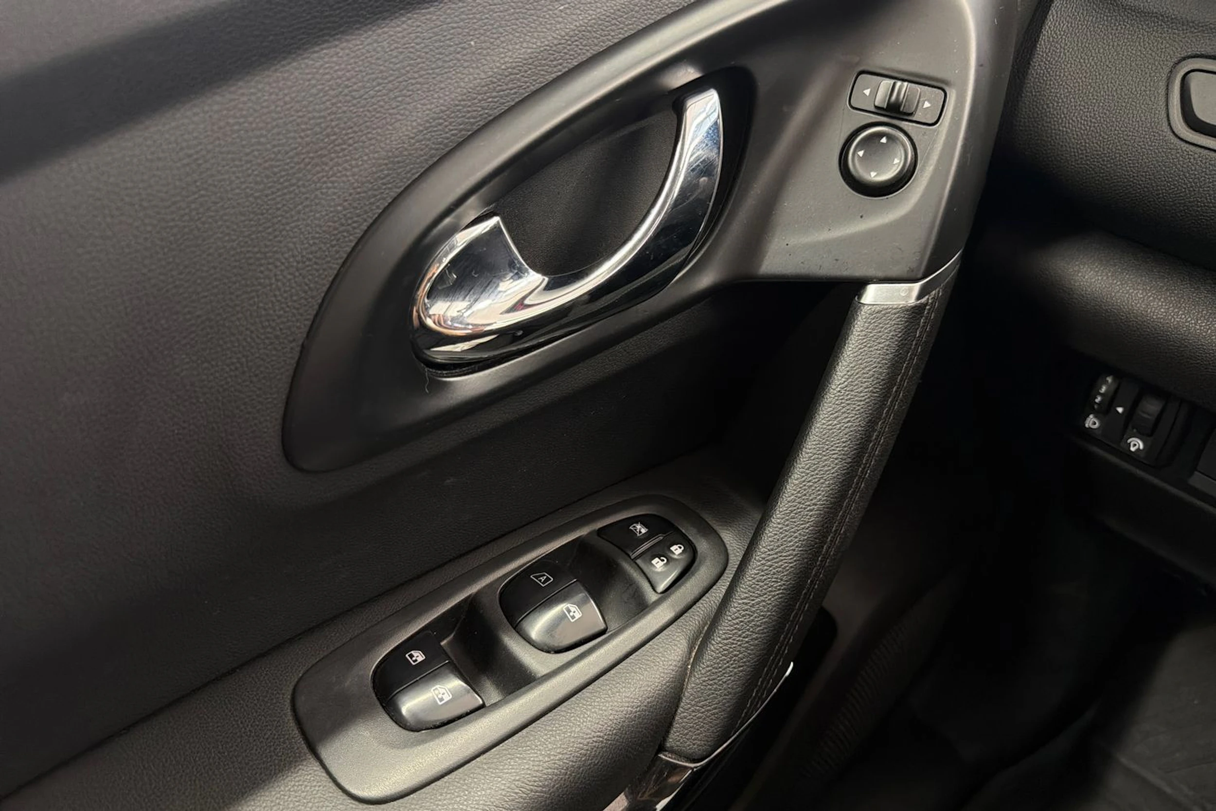 punainen Renault Kadjar 2016 kuva 15.
