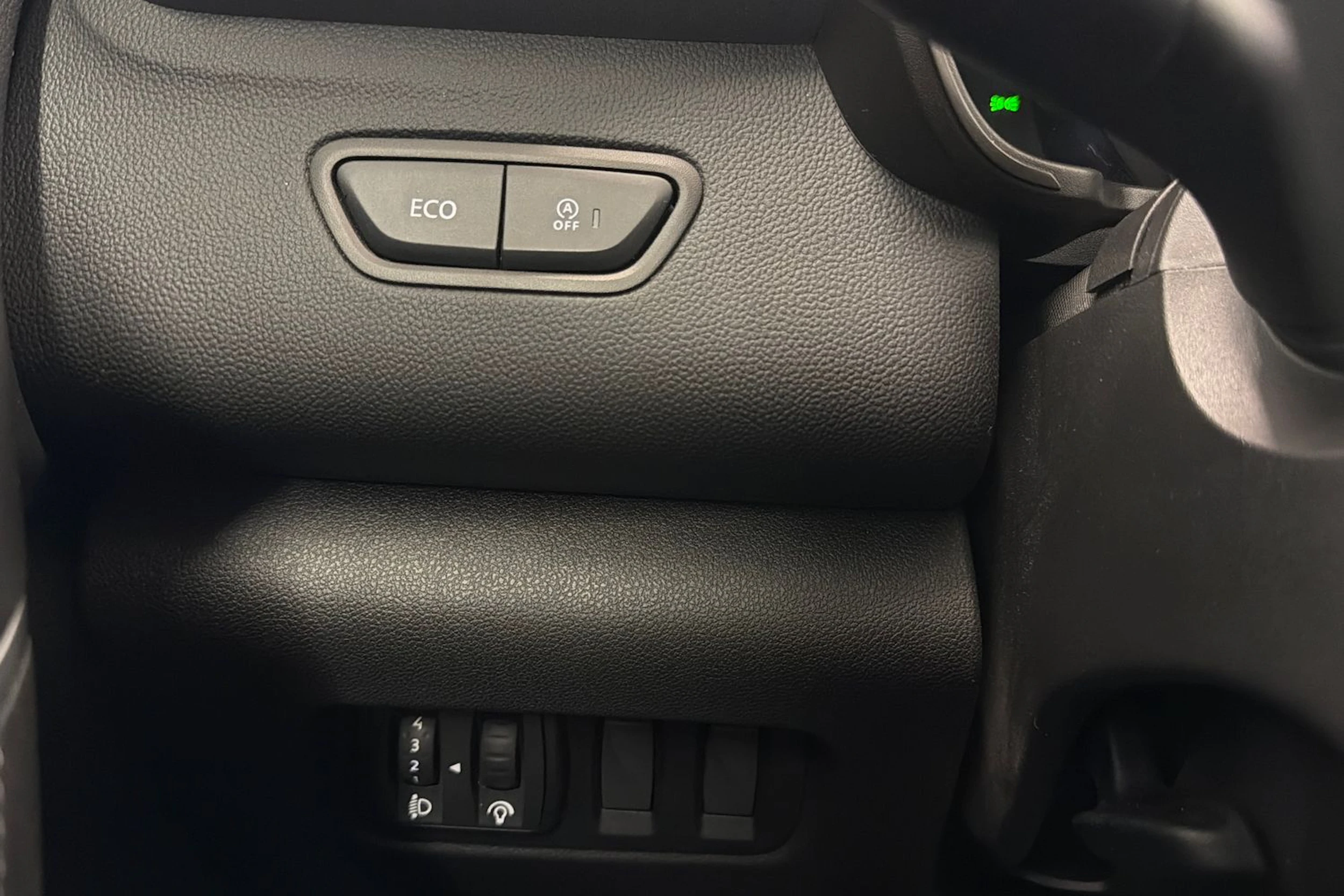 punainen Renault Kadjar 2016 kuva 16.
