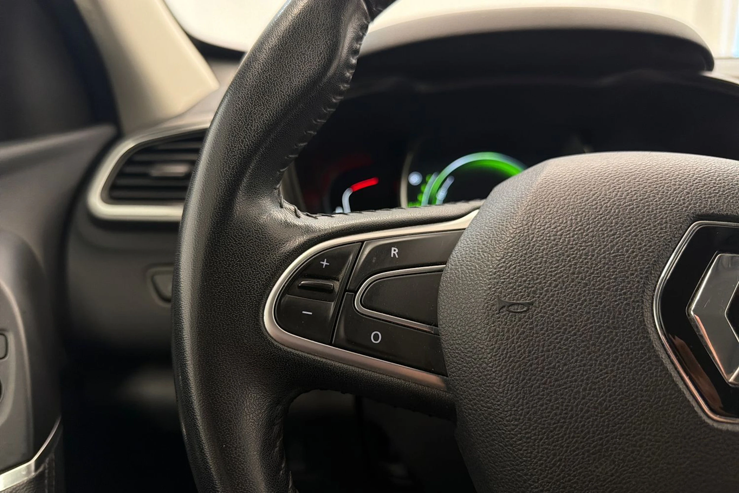 punainen Renault Kadjar 2016 kuva 17.