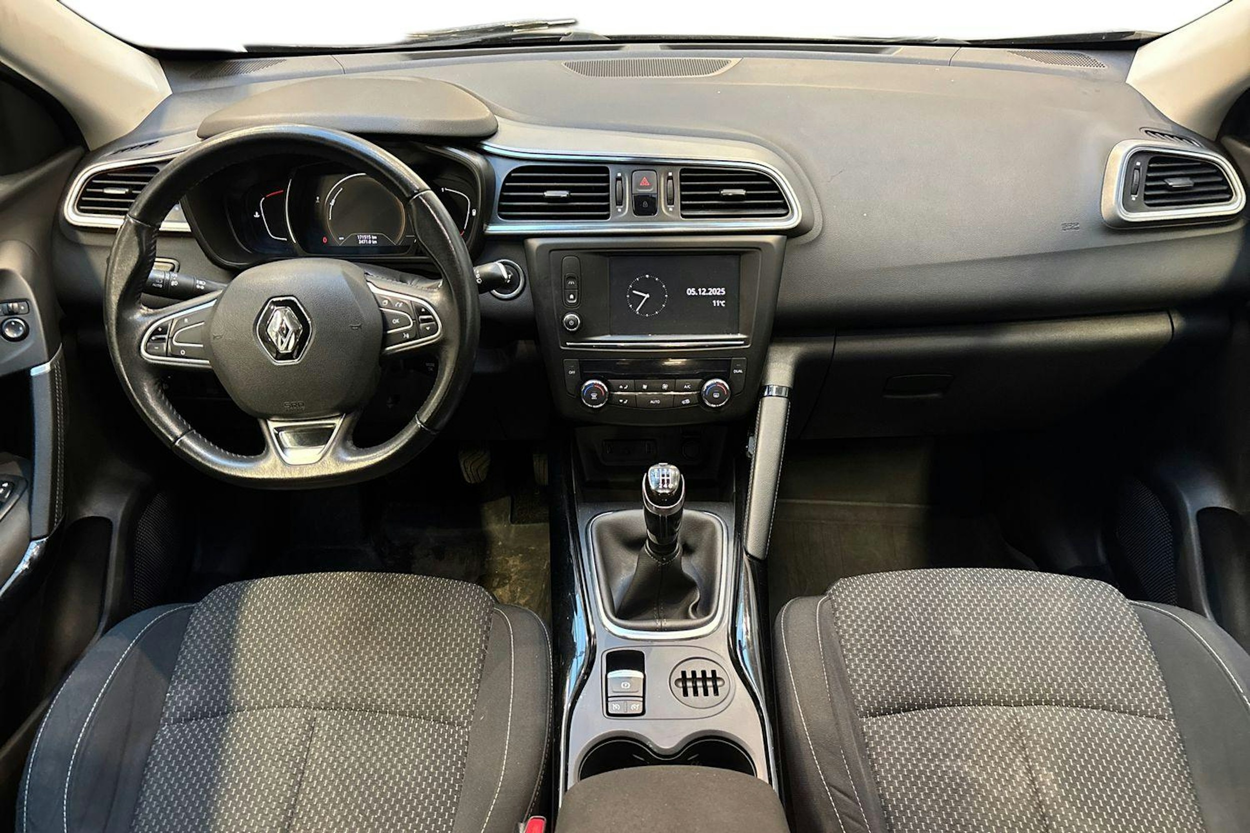 musta Renault Kadjar 2016 kuva 9.