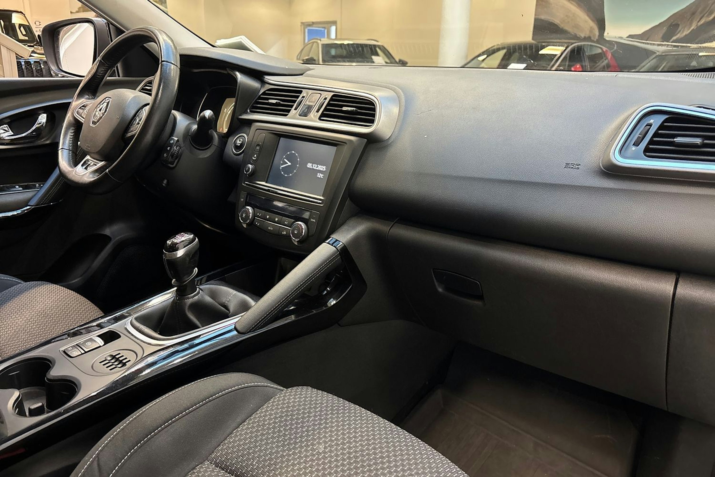 musta Renault Kadjar 2016 kuva 19.