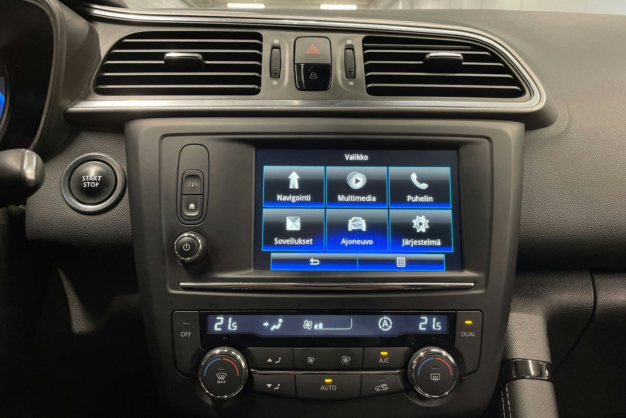 Harmaa Renault Kadjar 2016 kuva 17.