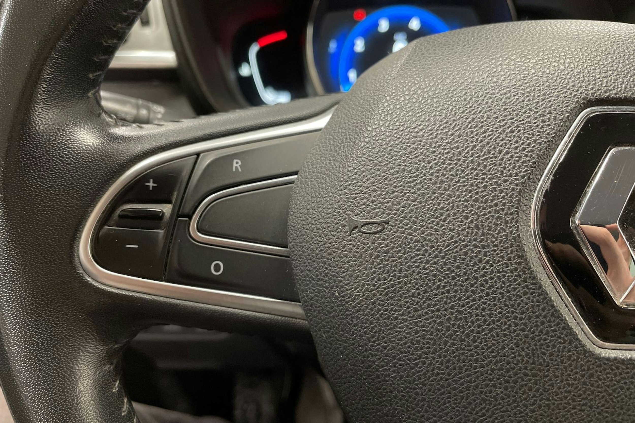 Harmaa Renault Kadjar 2016 kuva 27.