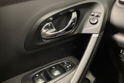 Harmaa Renault Kadjar 2016 kuva 29.