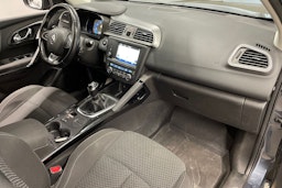 Harmaa Renault Kadjar 2016 kuva 32.