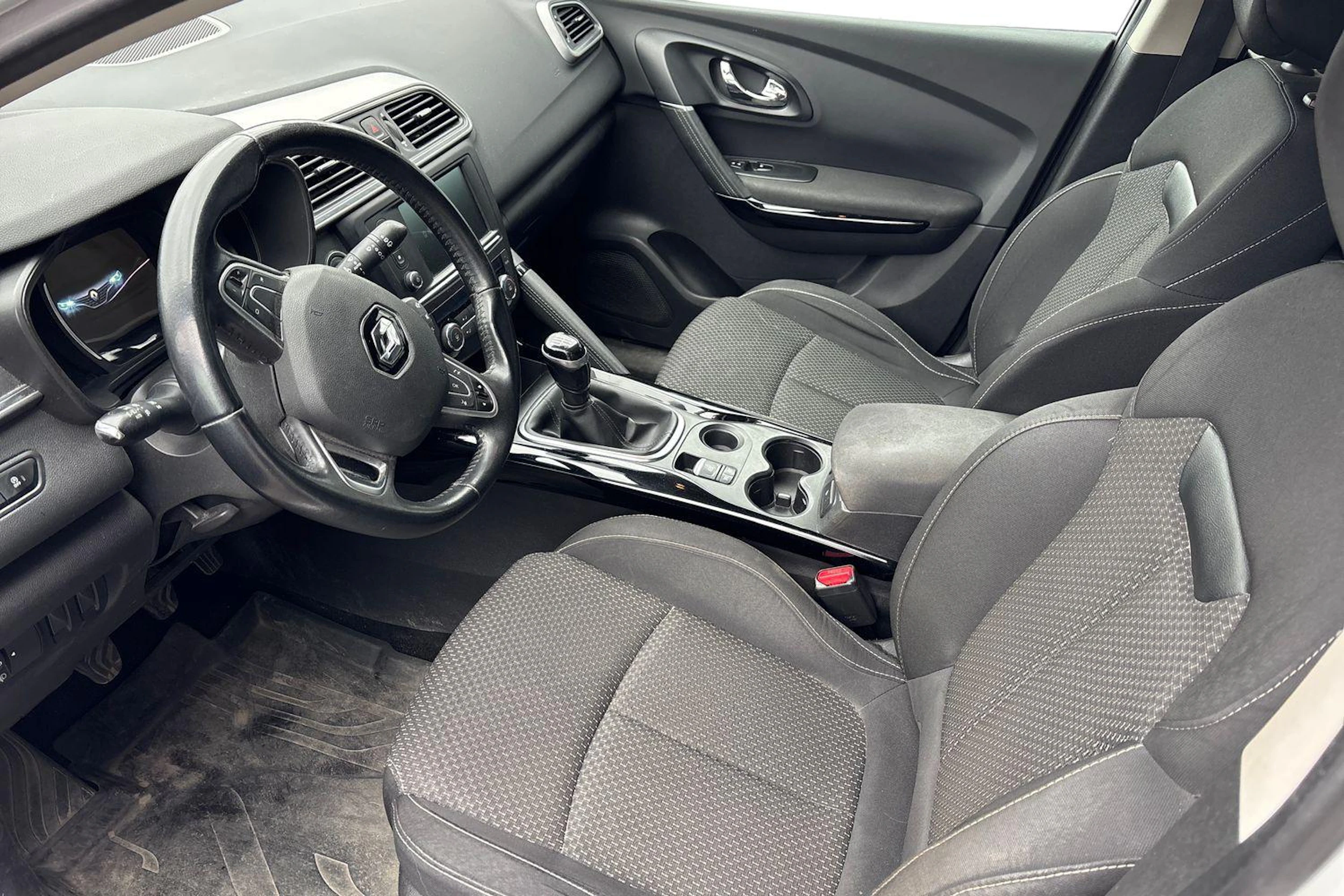 valkoinen Renault Kadjar 2016 kuva 3.